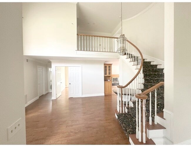 Building Photo - 19852 E Round Hill Ln