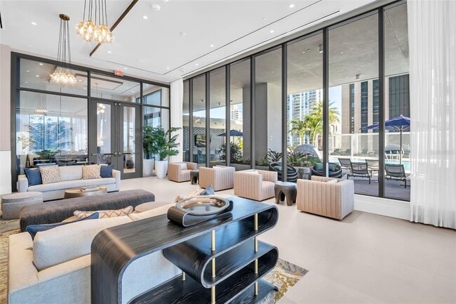 Building Photo - 275 1st Ave S