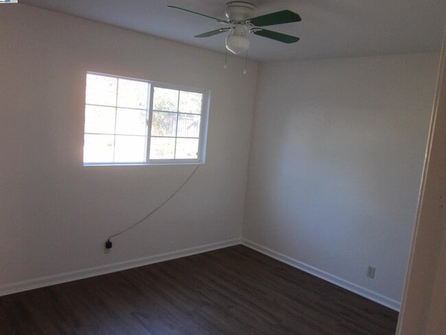 Building Photo - 26718 Peterman Ave