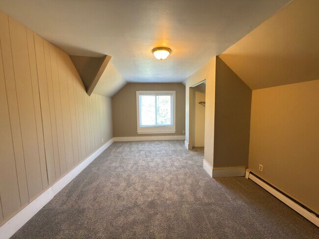 Building Photo - 2121 13th Ave S