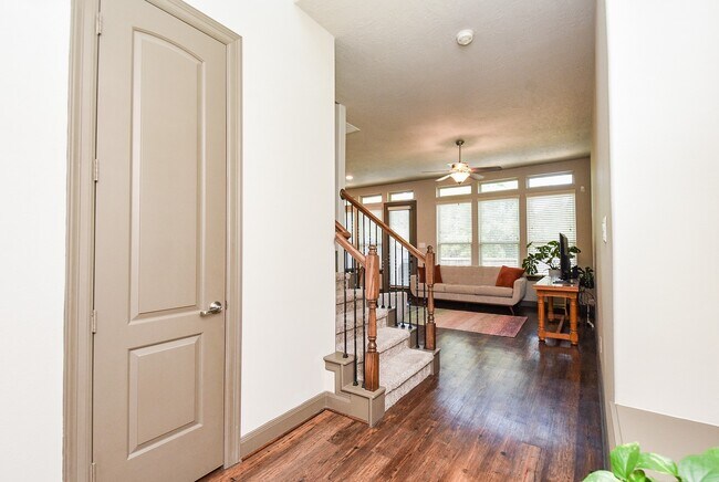 Building Photo - 78 Aventura Pl