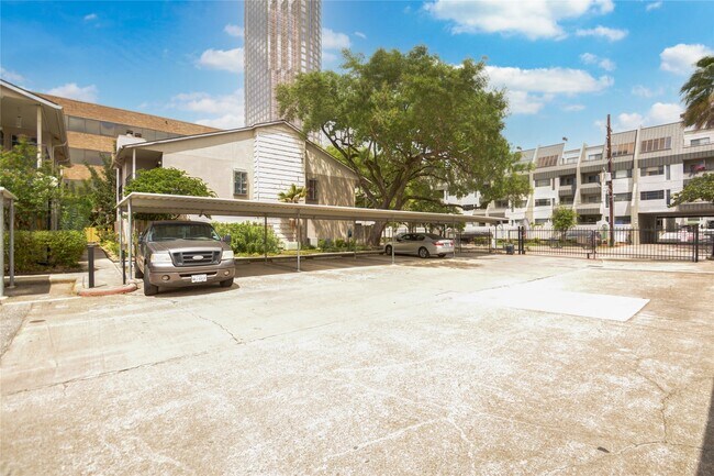 Building Photo - 1818 Augusta Dr