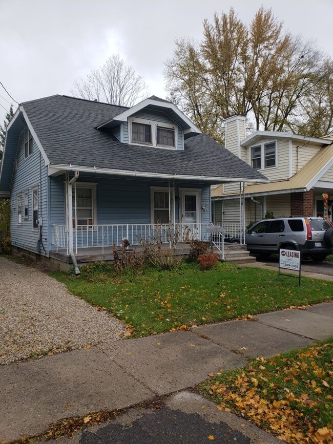 Building Photo - 1224 W Barnes Ave