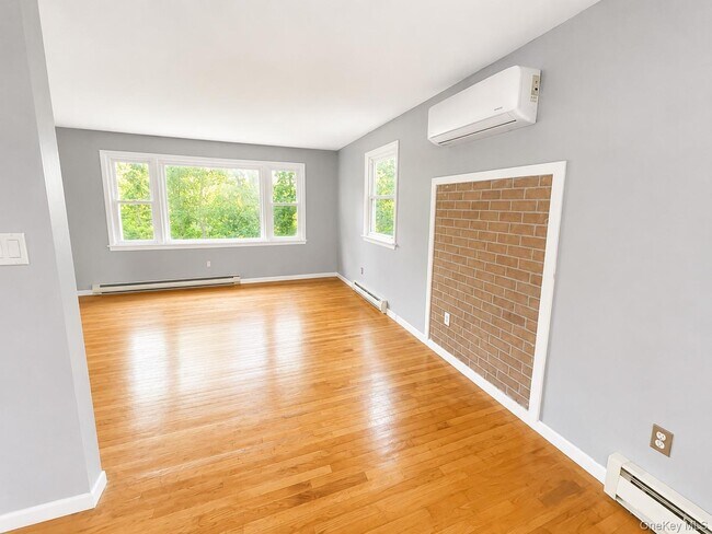 Building Photo - 43 Glenmere Homesites Rd