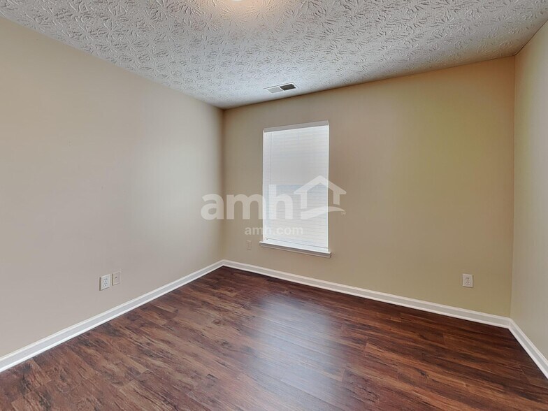 Building Photo - 125 Cobbler Cove Dr