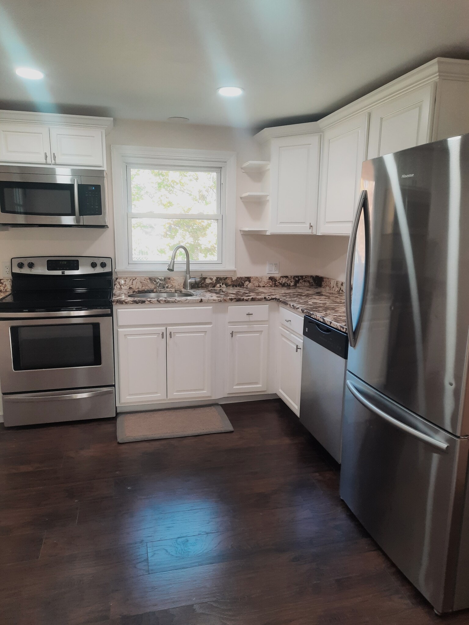 Building Photo - 375 Plymouth St