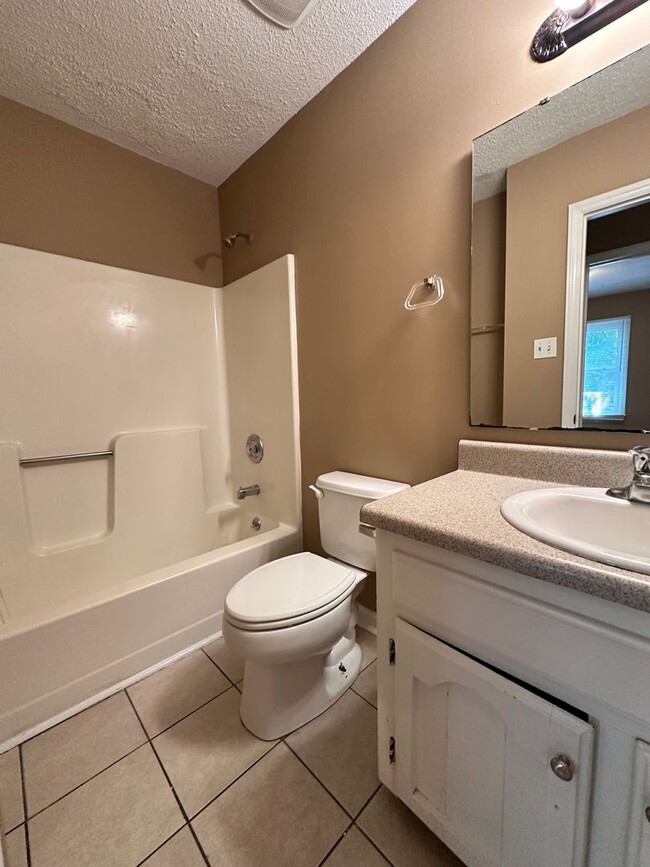 Building Photo - Exclusively Offered by Muse Realty Rentals...