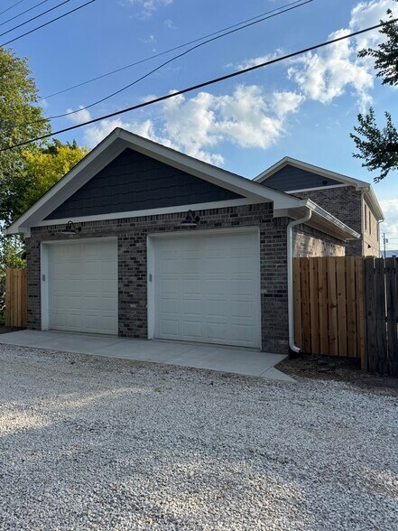 Building Photo - 528 N Elder Ave