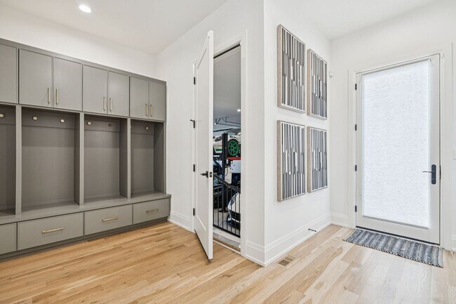 Building Photo - Experience elevated living in this fully furnished luxury residence