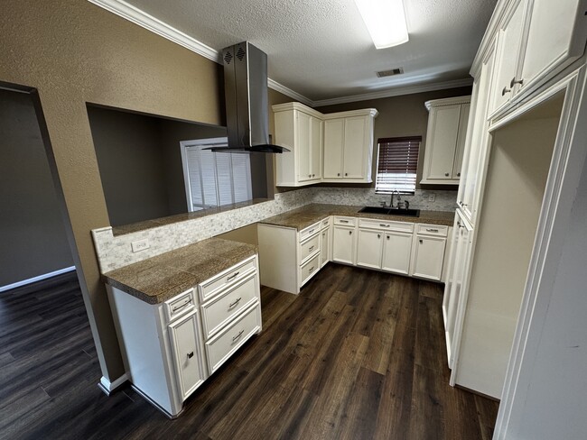 Building Photo - 507 N 78th St