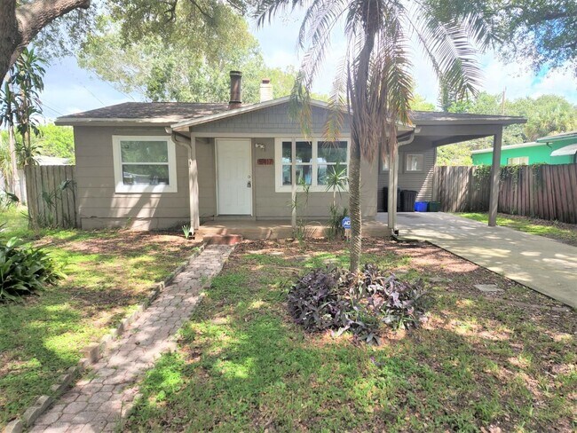 Primary Photo - 3 Bedroom 1 Bath Home in Central Gulfport