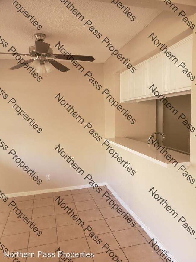Building Photo - 200 Shadow Mountain Dr