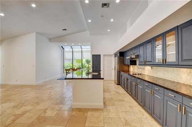 Building Photo - 2700 NW 49th St