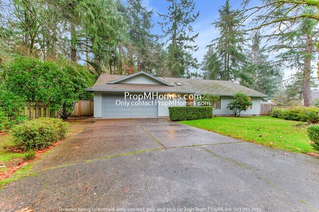 Building Photo - Lake Oswego Beauty! Three Bedroom Ranch Style On 1/4 Acre!