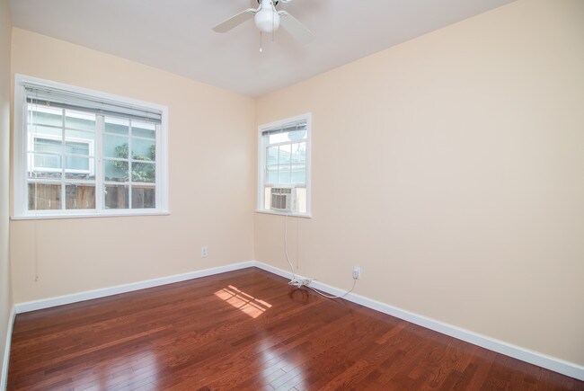 Building Photo - 5107 Overland Ave
