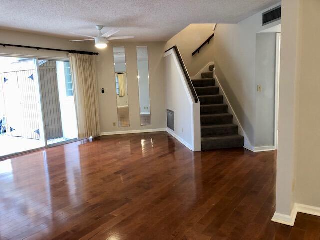 Building Photo - 4300 Hazel Ave