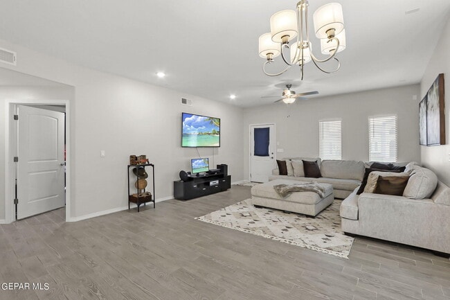 Building Photo - 15129 Imagine Dr