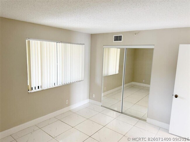 Building Photo - 2788 Tennis Club Dr