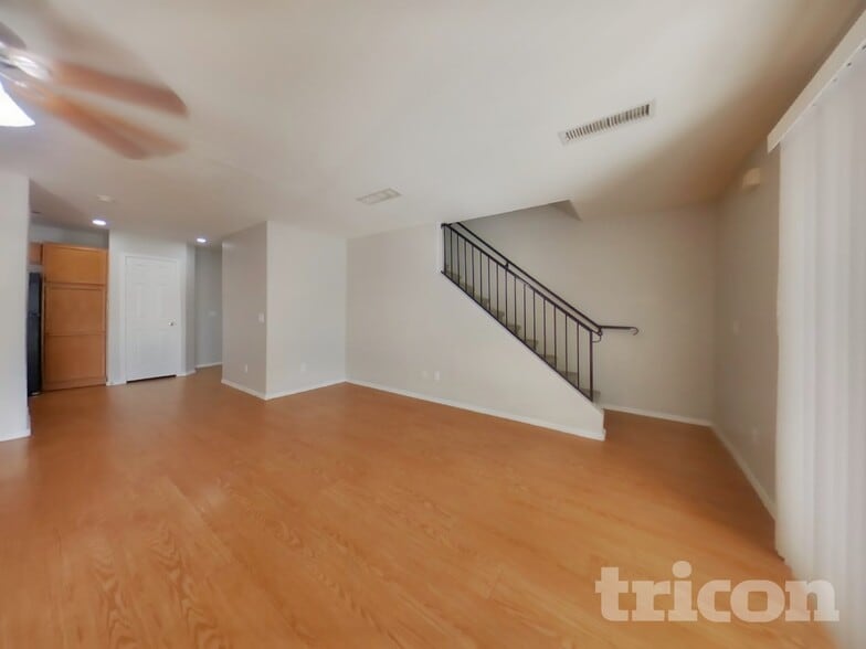 Building Photo - 16021 N 30th St