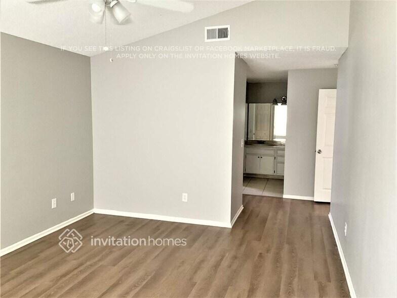 Building Photo - 2900 Talladega Dr