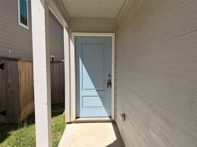 Building Photo - 21463 Carosella Dr