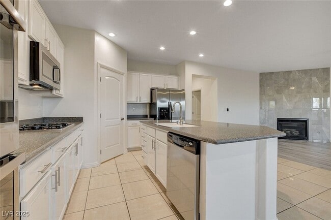 Building Photo - 1068 Riddle Glen St