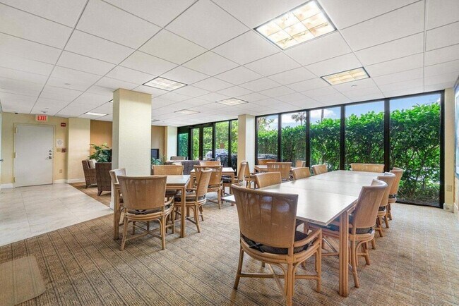 Building Photo - 4200 N Ocean Dr