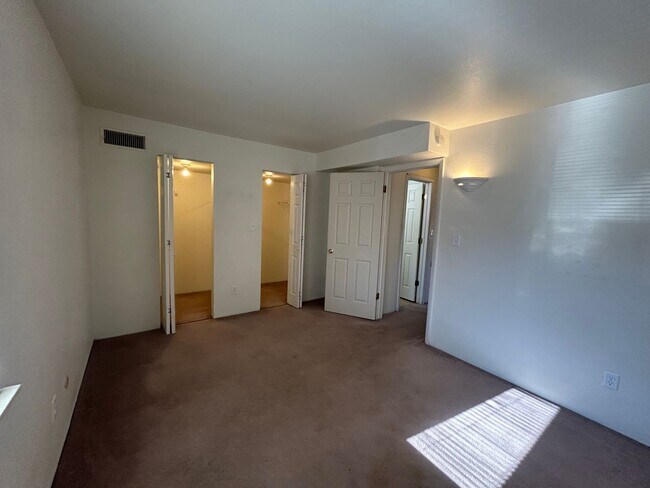 Building Photo - $800 Off First Month! Fort Collins Condo for Rent – Updated and Move-In Ready