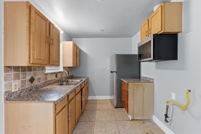 Building Photo - 6214 Club Terrace