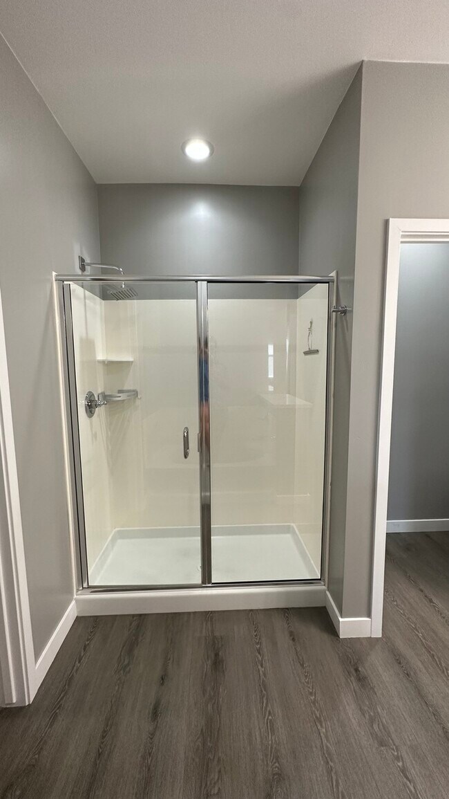 Building Photo - 3/2.5 Condo in Gated Complex