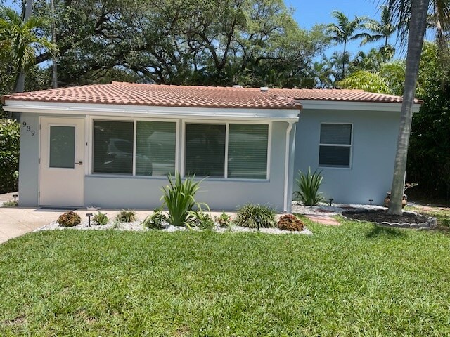 Primary Photo - 939 SW 8th St