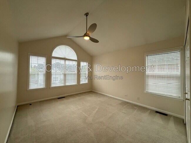 Building Photo - 110 Allerton Dr