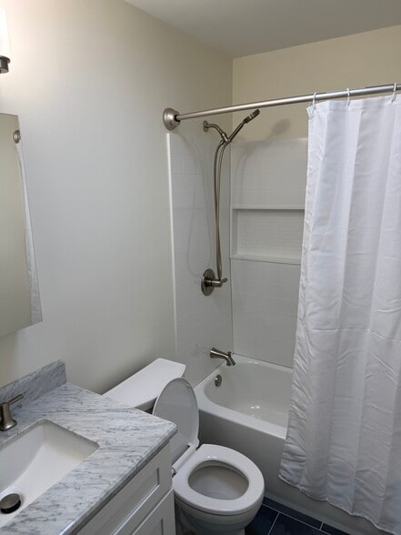 Building Photo - 7101 Collinsworth Pl