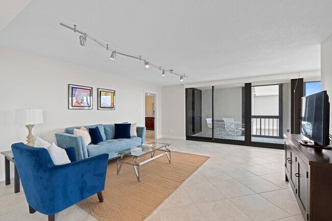 Building Photo - 5380 N Ocean Dr