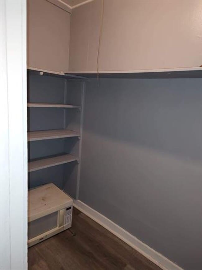 Building Photo - Lovely 2/1 small house for rent!!