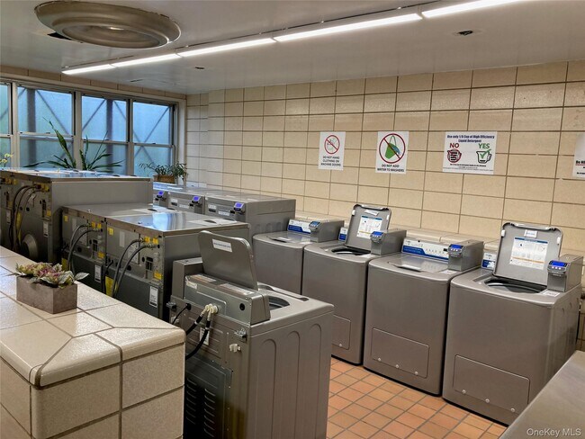 Building Photo - 17-85-85 215th St