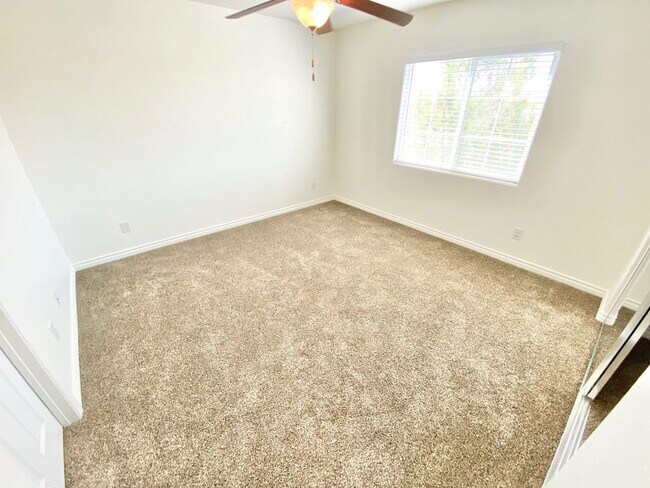 Building Photo - Ultra-Efficient 3 Bed / 2.5 Bath Inspirada Home with Fully Paid-Off Solar Panels!