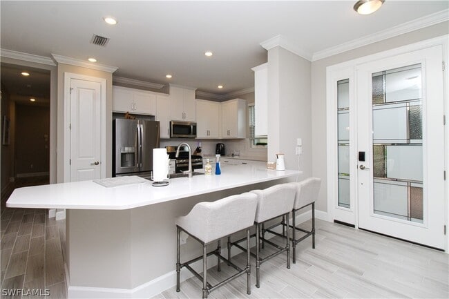 Building Photo - 15565 Vittorio St