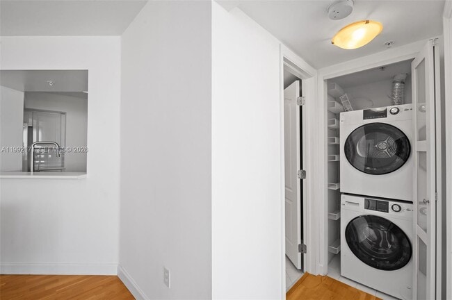 Building Photo - 1900 Sunset Harbour Dr