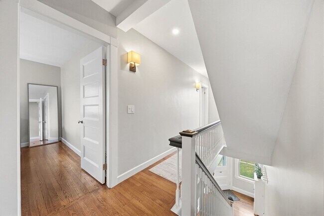 Building Photo - 309 Hillside Ave