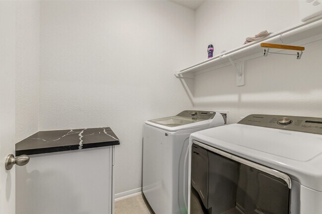 Building Photo - 22222 Opa Gln Dr