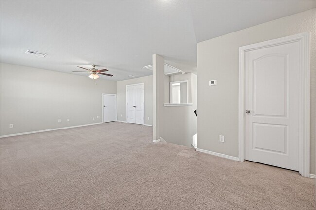 Building Photo - 25527 Valverdant Ct