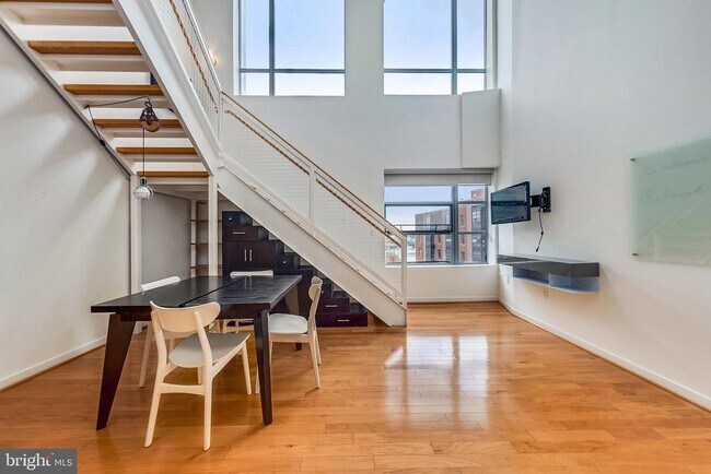 Building Photo - 1414 Belmont St NW