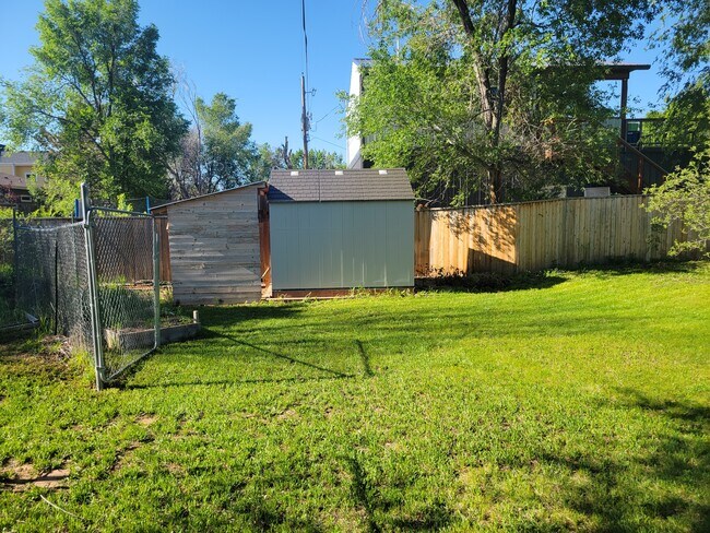 Building Photo - 524 N Impala Dr
