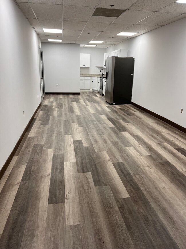 Building Photo - 5 Colony St