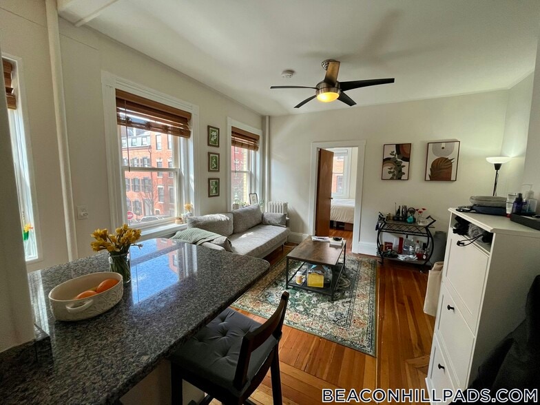 Building Photo - 108 Myrtle St