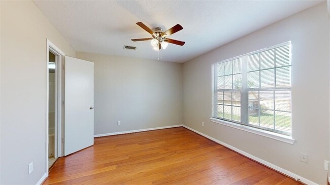 Building Photo - 505 Camp Ct