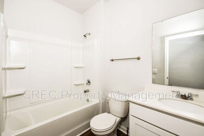 Building Photo - 928 Woodside Creek Ln