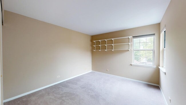 Building Photo - 1237 Cranbrook Dr