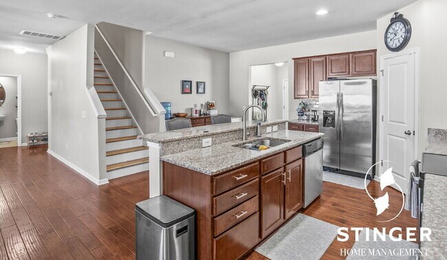 Building Photo - 12 Tugaloo Dr